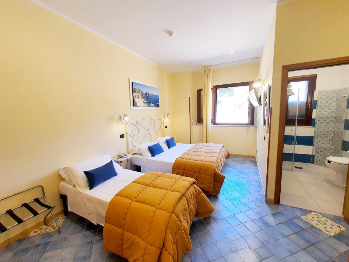 Hotel Cala Marina Кастелламмаре-дель-Голфо Экстерьер фото