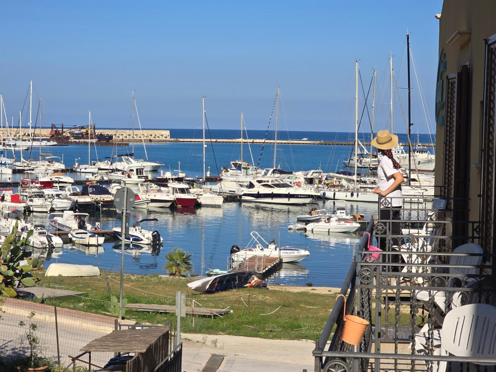Hotel Cala Marina Кастелламмаре-дель-Голфо Экстерьер фото